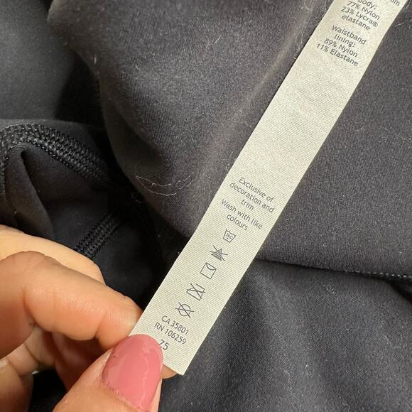 LULULEMON In Movement Crop Everlux 19" Black Cropped Leggings Women's Size 4 - Picture 8 of 9